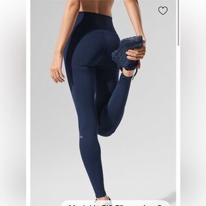 ALO Yoga  Airlift Legging - Navy Size Medium NWT